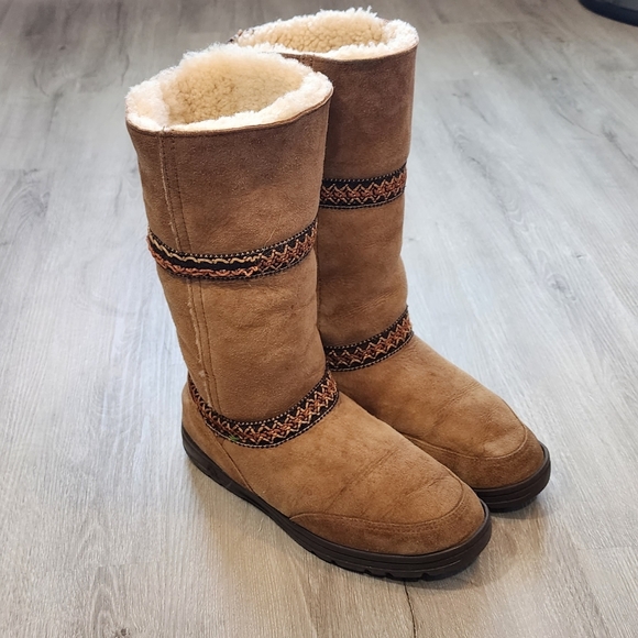 UGG Shoes - Womens UGG Sundance Revival Brown Sheerling Tall Fold Over Boots Size 8